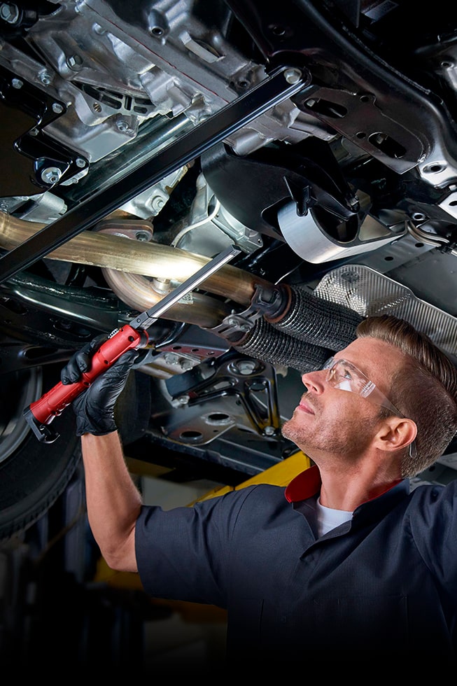 Técnicos especializados realizarán la reparación de los daños en tu SUV de lujo Cadillac